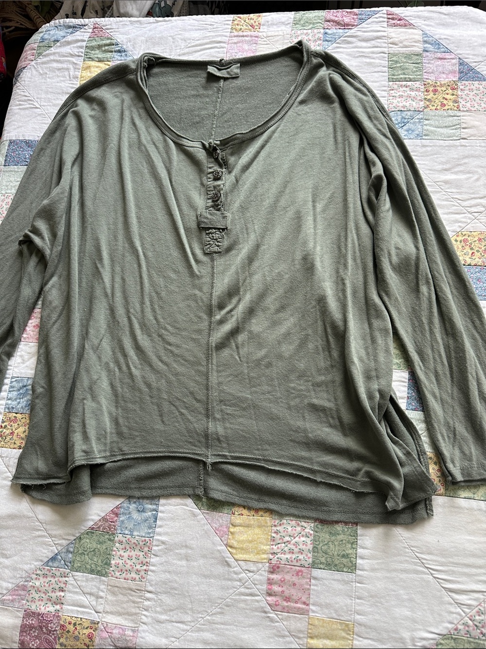 X—Women's Olive Green Long-Sleeve Henley Top M-L